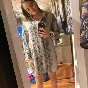 Boutique snake shirt dress size small EUC